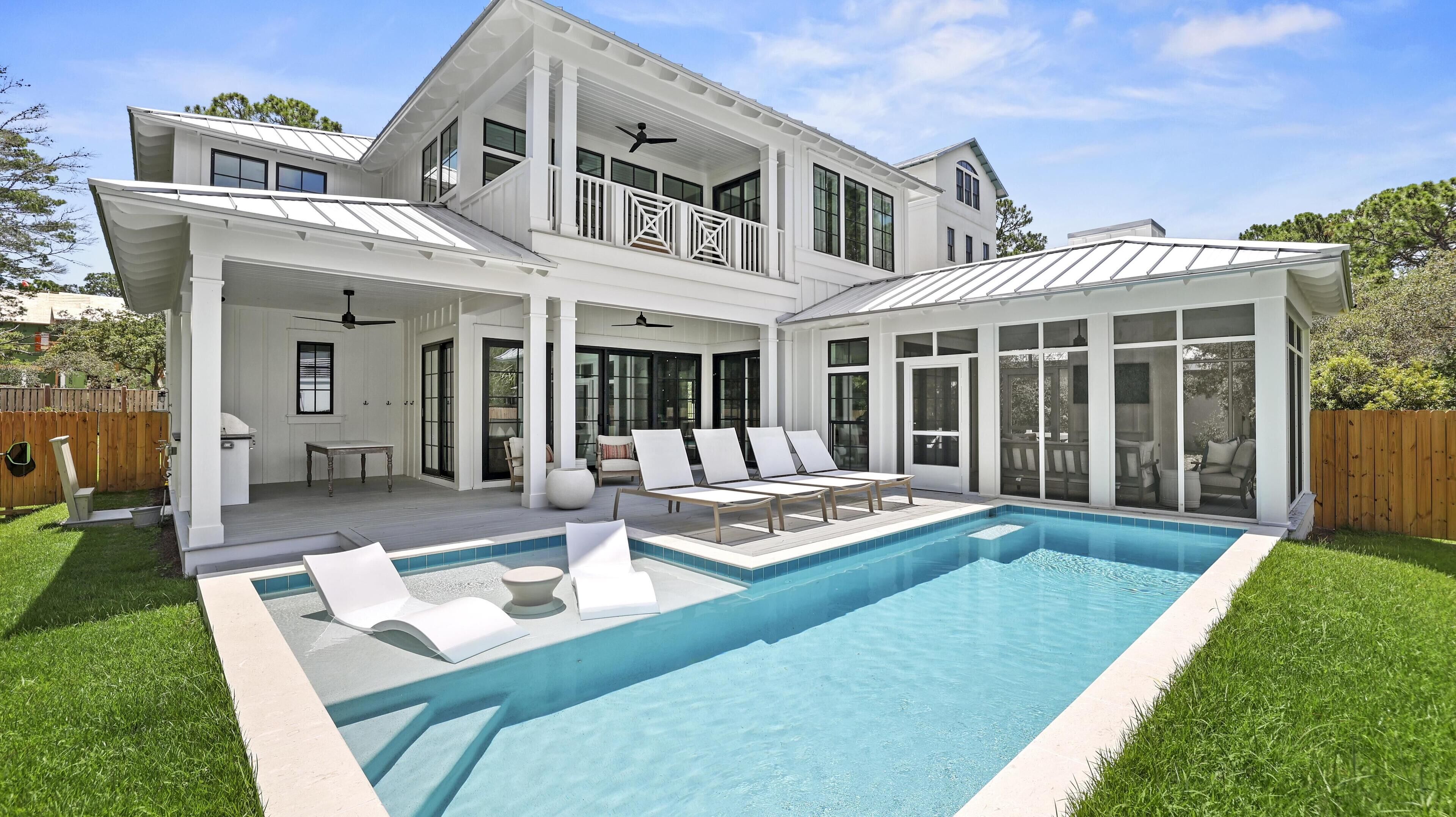 Brand New Build, Heated Pool, Bikes, Golf Cart