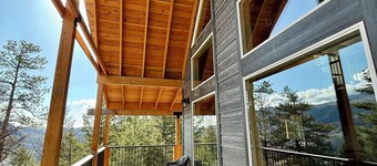 New Mountain Cabin perfect for outdoor enthusiasts- hiking, fishing, relaxing!