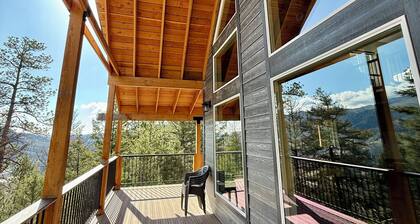 New Mountain Cabin perfect for outdoor enthusiasts- hiking, fishing, relaxing!