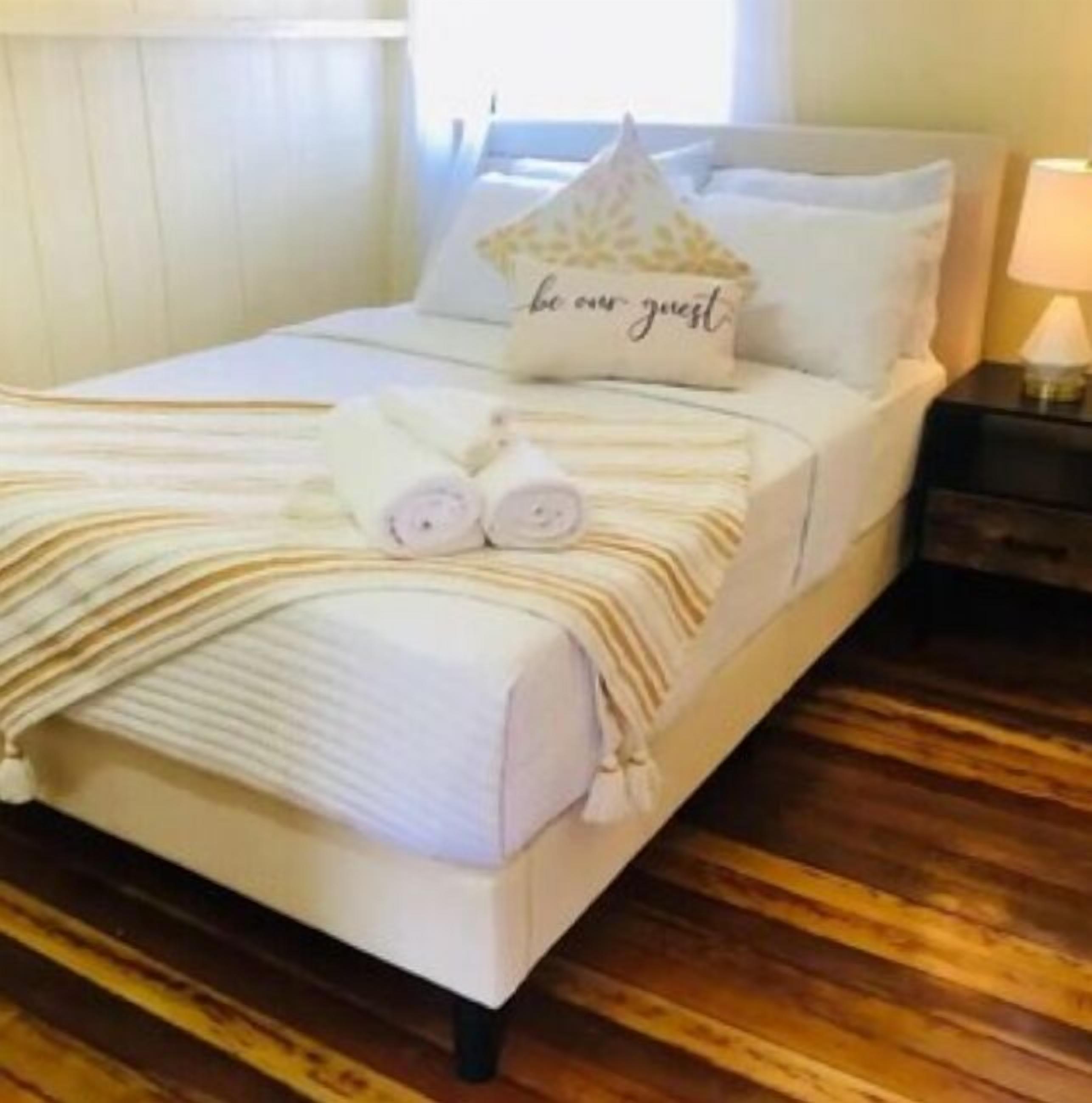 4 bedrooms, WiFi, bed sheets