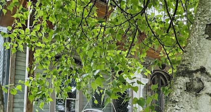 1873 Victorian Rose B & B