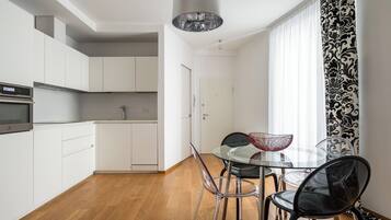 Lägenhet | Vardagsrum | 30-tums platt-tv med digitalkanaler