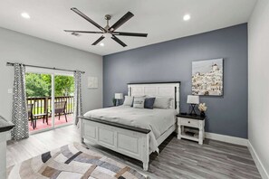 4 bedrooms, desk, iron/ironing board, travel crib