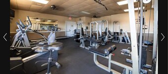 Florida Park Model in Sun RV Resort with all amenities
