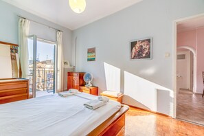 2 chambres, fer et planche à repasser, Wi-Fi gratuit, draps fournis