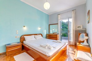 2 bedrooms, iron/ironing board, free WiFi, bed sheets