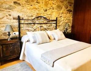 3 chambres, fer et planche à repasser, Wi-Fi gratuit, draps fournis