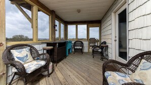 Interior - Soundside, Canal Front! Water views!, 4x535, The 4x4 Leaf Clover (Corolla)
