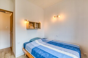 2 bedrooms, free WiFi, bed sheets - Holiday Home 'Maison Climatise, Terrasse' with Private Terrace, Wi-Fi and Air Conditioning (Saintes-Maries-de-la-Mer)