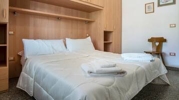 1 camera, ferro/asse da stiro, Wi-Fi gratuito, lenzuola