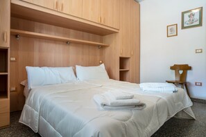 1 camera, ferro/asse da stiro, Wi-Fi gratuito, lenzuola