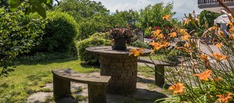 Apartamento 'Lases Piano Terra' con vistas a la montaña, terraza privada y Wi-Fi