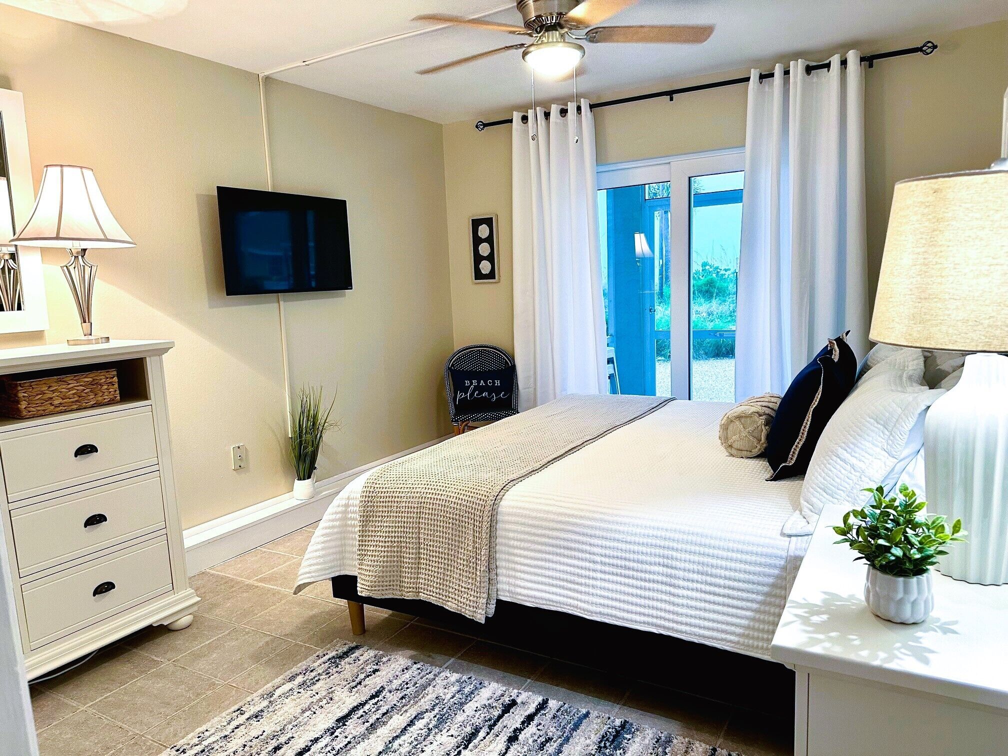 2 bedrooms, desk, iron/ironing board, travel crib