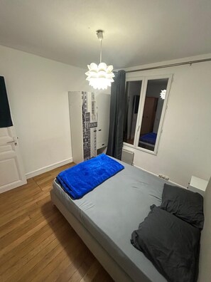 3 bedrooms, iron/ironing board, WiFi, bed sheets - Appartement à Louer Paris 19 (Paris)