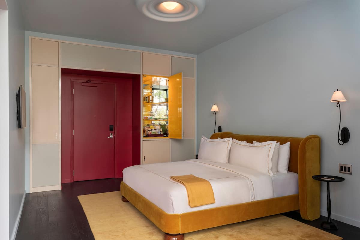 1 slaapkamer, luxe beddengoed, donzen dekbedden, een minibar
