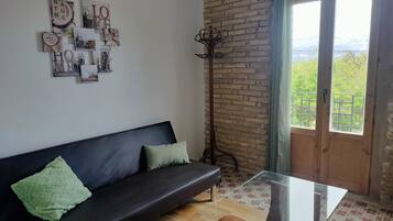 Een smart-tv en een open haard