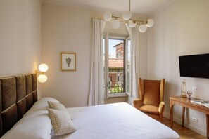 5 habitaciones, tabla de planchar con plancha y wifi 