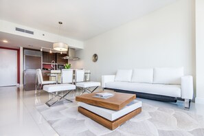 Living area - Miami brickell condo 43rd floor (Miami)