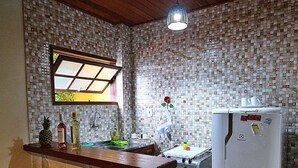 家庭雙床房, 2 間浴室, 庭園景觀 | 起居區 | 32-吋LED 液晶電視，提供數位頻道