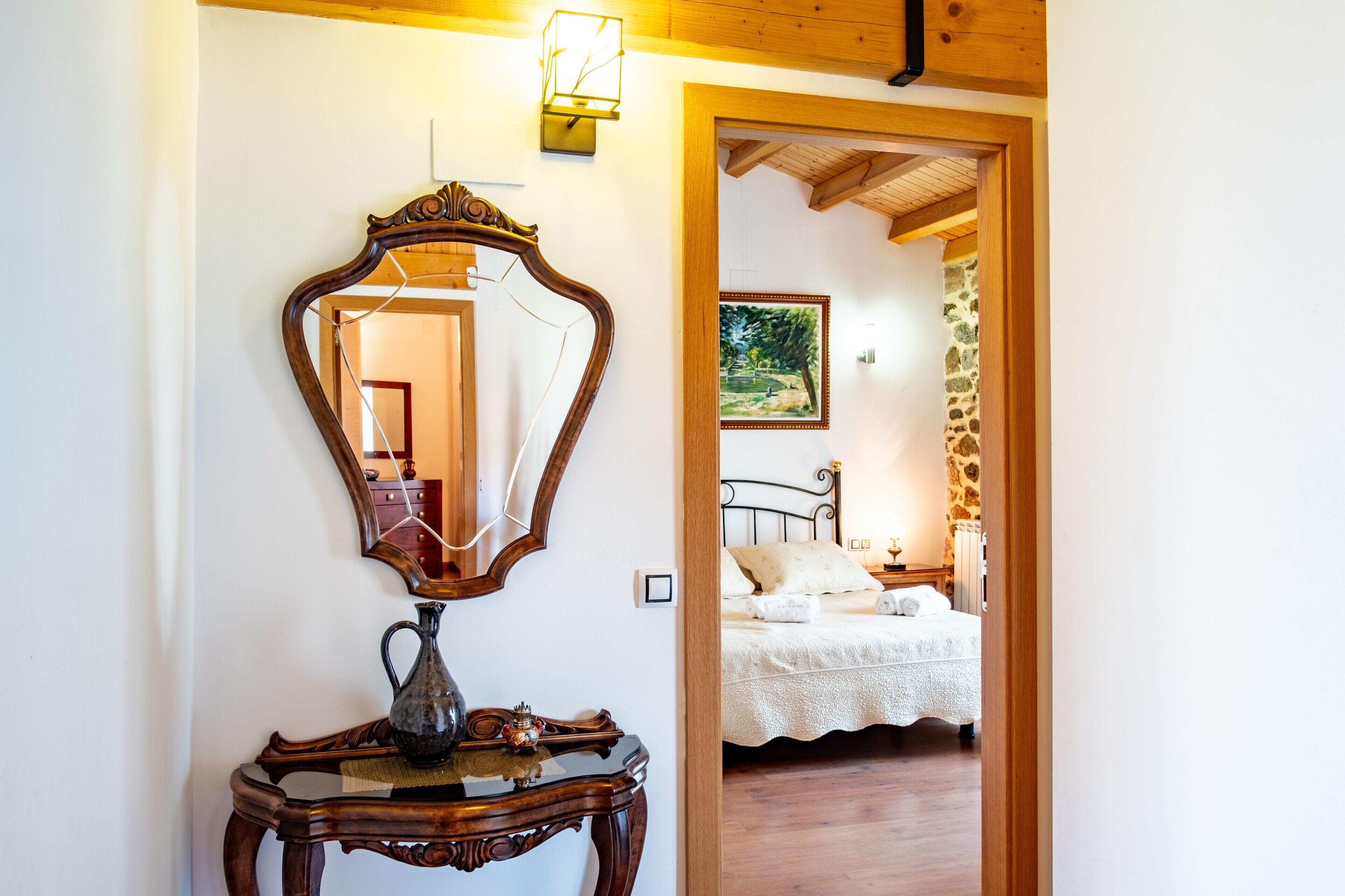 4 室のベッドルーム、アイロン / アイロン台、WiFi (無料)、ベッドシーツ