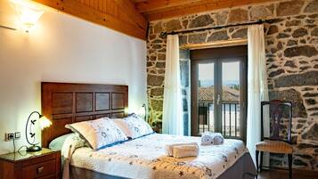 4 slaapkamers, een strijkplank/strijkijzer, gratis wifi, beddengoed