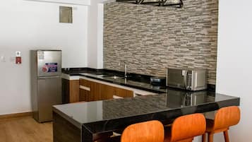 Căn hộ Deluxe, 1 giường cỡ queen, quang cảnh sông | 1 phòng ngủ, minibar, truy cập Internet không dây miễn phí