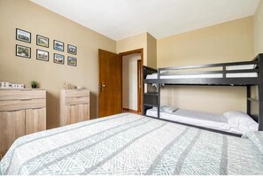 3 habitaciones, wifi gratis, ropa de cama y acceso para silla de ruedas 