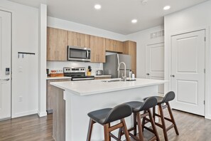 经��典公寓 (Self Check-in with Virtual Front Desk) | 客房内用餐