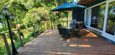 Enjoy in peace and a natural garden during your stay