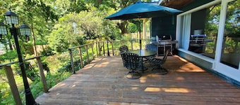 Enjoy in peace and a natural garden during your stay