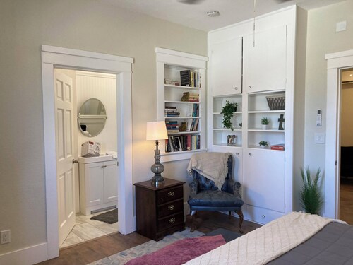 Unit 2 - Silver - Pinal Creek East - wifi - king bed