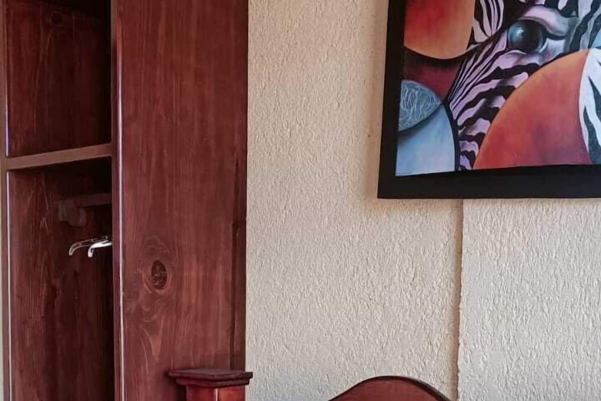 Executive kamer, 1 twee- of 2 eenpersoonsbedden | Een bureau, een laptopwerkplek, gratis wifi, beddengoed
