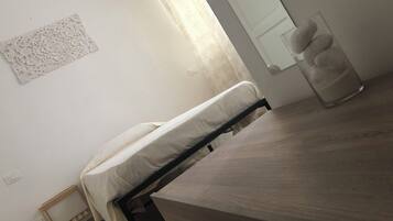 2 chambres, fer et planche Ă  repasser, Wi-Fi, draps fournis