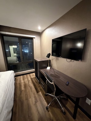 Room - LUX HOTEL (Long Island City)
