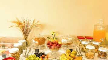 Café da manhã completo grátis todos os dias