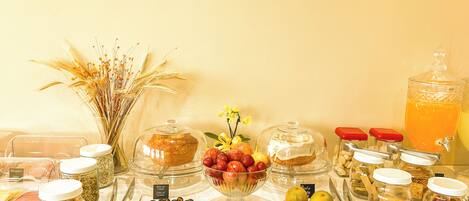 Petit déjeuner complet compris tous les jours