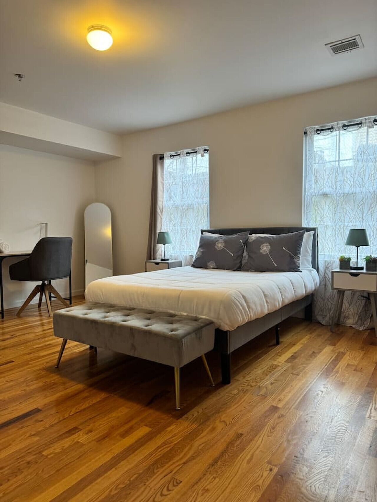 Harmony in the Heights |  Master (Private Room & Bath)  | 30 mins to NYC
