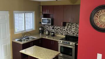 Microondas, horno y parrilla de estufa