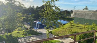 Home en Carretera a El Salvador 7 minutes away from Casa de Dios Church!