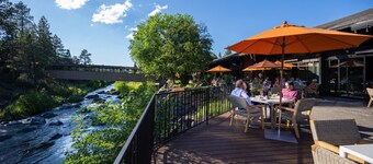 Luxury in Bend, OR | Guestroom + Nature Experience