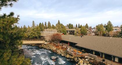 Luxury in Bend, OR | Guestroom + Nature Experience
