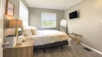 3 bedrooms, iron/ironing board, travel crib, WiFi