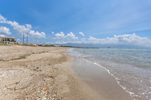 Plage, chaises longues