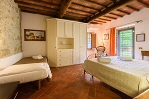 7 chambres, fer et planche Ă repasser, Wi-Fi, draps fournis