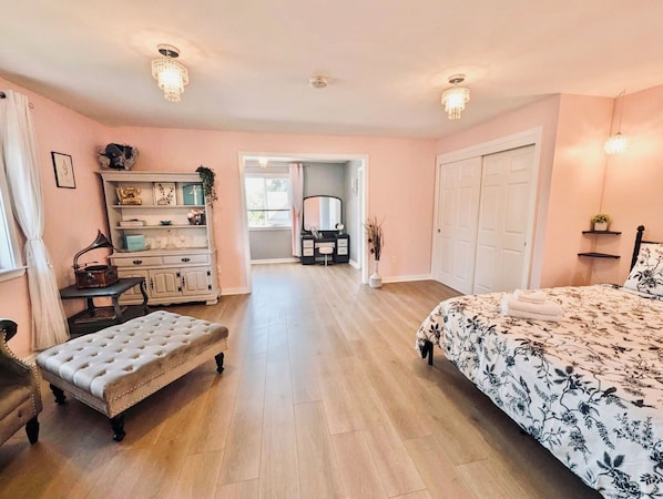 1 bedroom, iron/ironing board, free WiFi, bed sheets