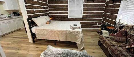 2 chambres, fer et planche à repasser, Wi-Fi gratuit, draps fournis