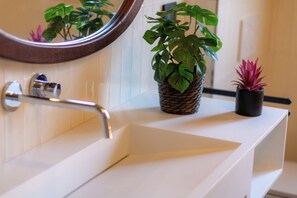 Shower, hair dryer, bidet, towels - Dimora Vintage San Tommaso (Bologna)