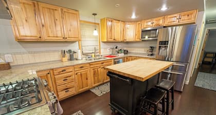 Two FULL bath, two bedroom, full kitchen, free laundry, centrally located!
