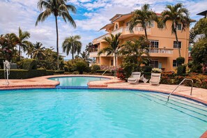 Pool - Paradise On Earth  (Boca Chica)