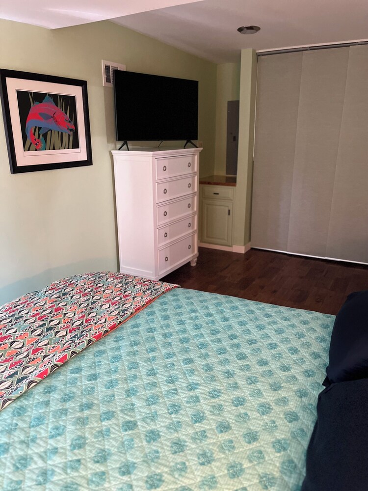 Old Homossasa charm with Pool & boat dock w/ gulf access & game room